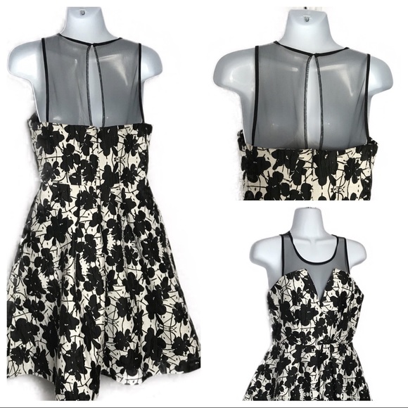 BCBGeneration B/W Textured Dress NWT 6 - Picture 3 of 8